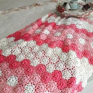 STUNNING, RARE COLORS, POPCORN HAND CROCHET PIECE!